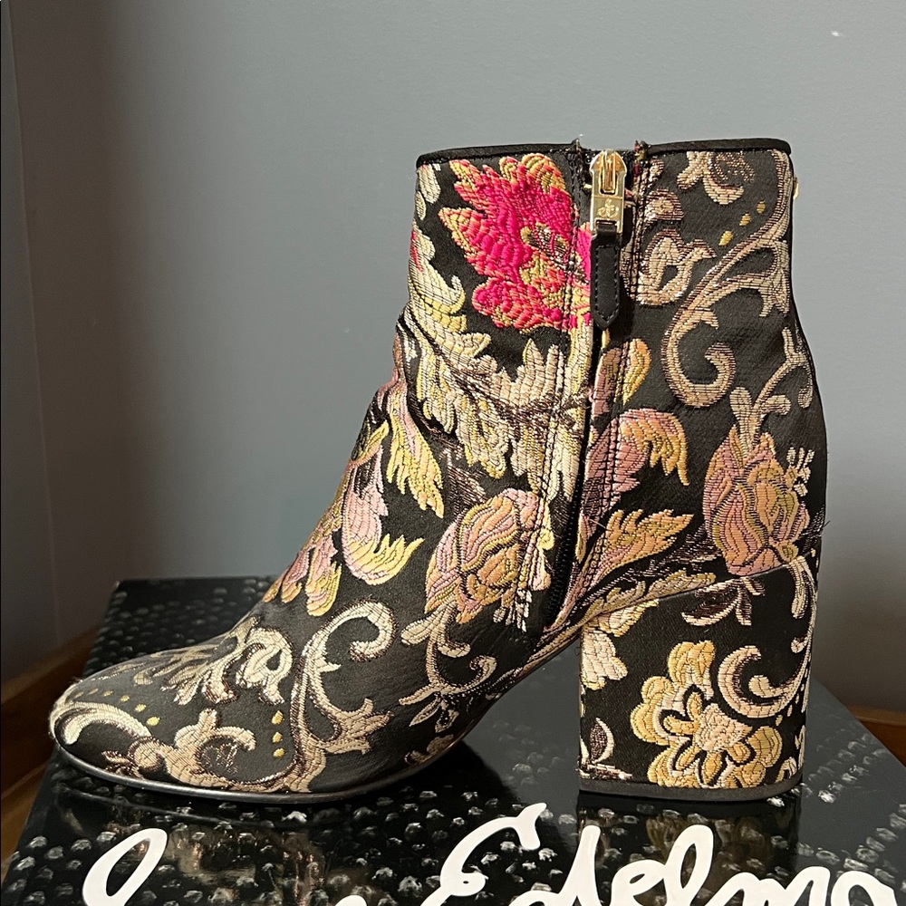 Sam Edelman Black and Pink Jacquard Ankle Boots - Picture 5 of 7